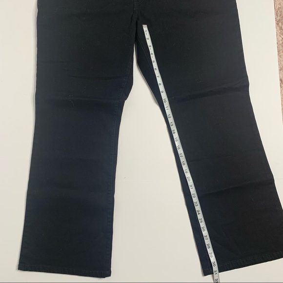 NWT Levi’s 512 Perfectly Shaping Bootcut Black Womens Jeans - Picture 12 of 14